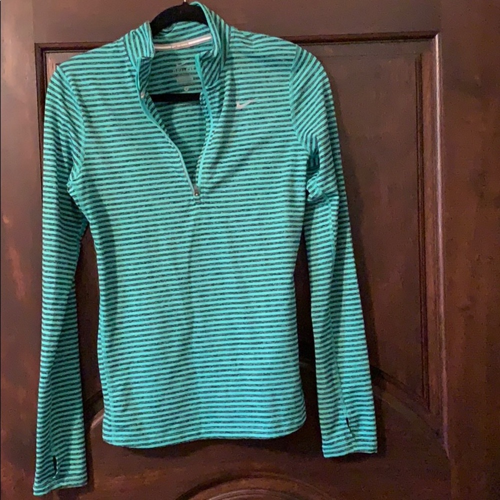 Nike pull over